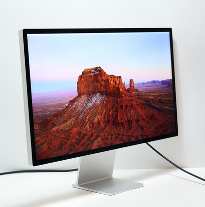 Apple Studio Display 5K Retina 27" MK0U3LL/A - Standard Tilt Stand