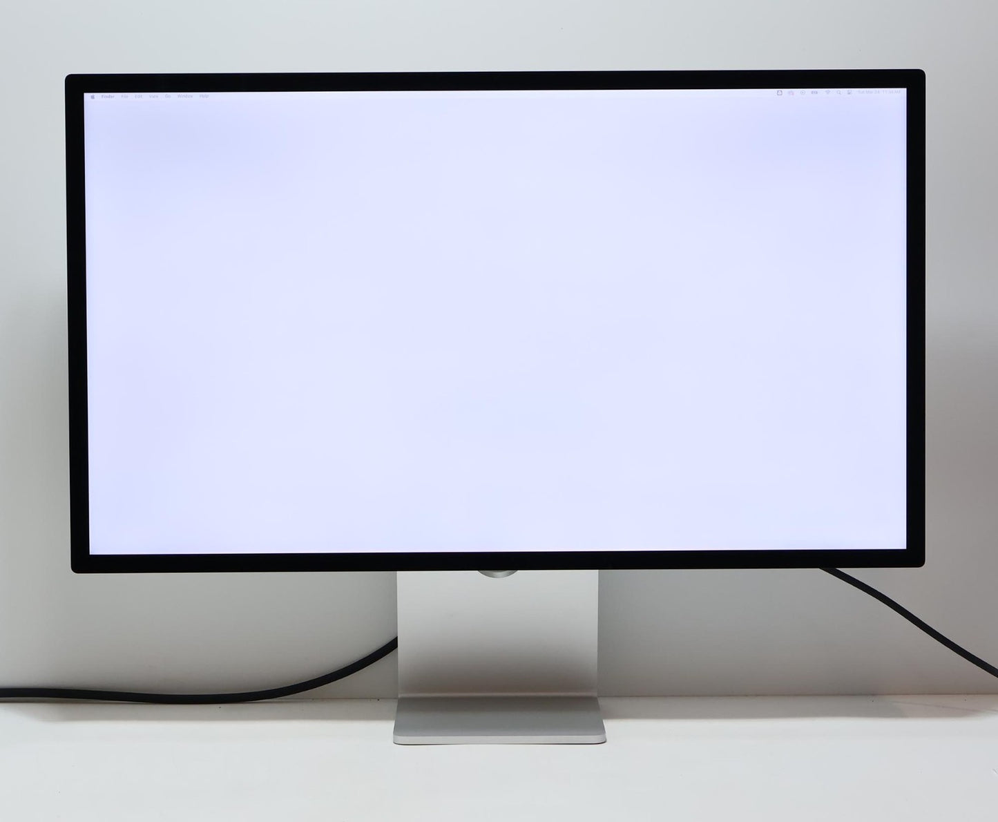 Apple Studio Display 5K Retina 27" MK0U3LL/A - Standard Tilt Stand