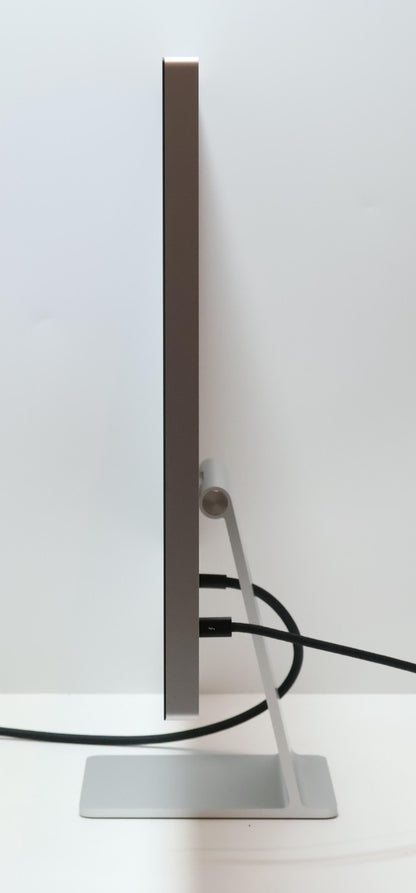 Apple Studio Display 5K Retina 27" MK0U3LL/A - Standard Tilt Stand