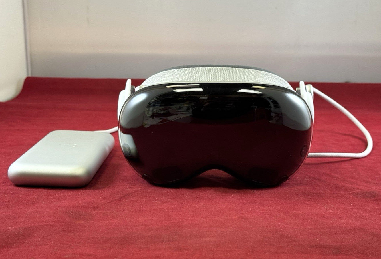 Apple Vision Pro VR Headset w/ Original Box 256GB - MQL83LL/A