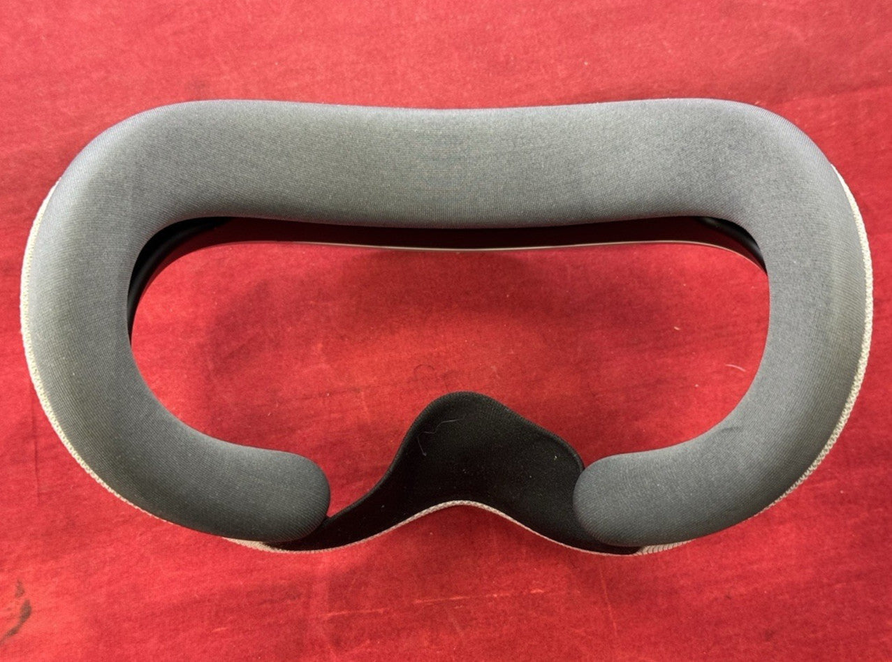 Apple Vision Pro VR Headset w/ Original Box 256GB - MQL83LL/A
