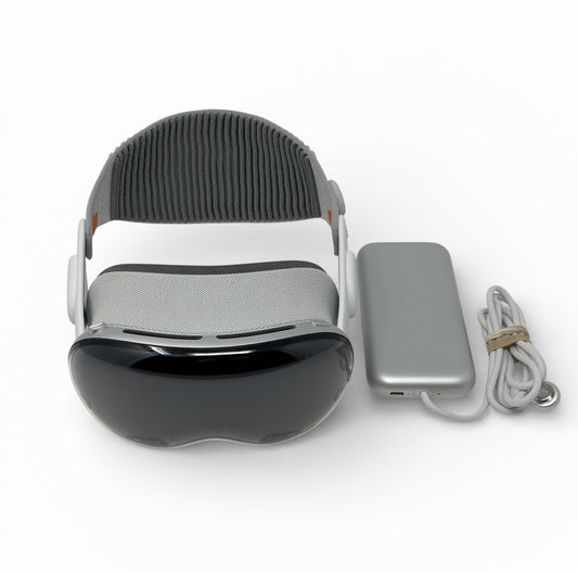 Apple Vision Pro 256gb (1st Generation)  33W Medium Solo Knit Band - Excellent