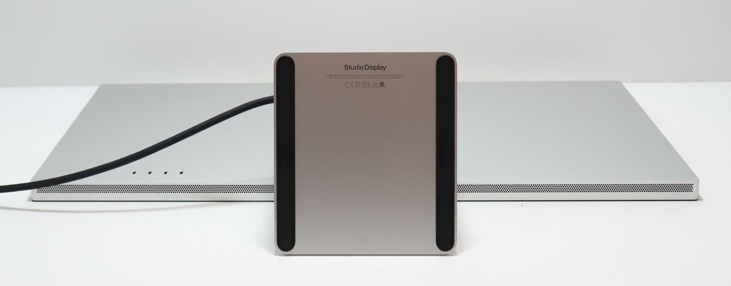 Apple Studio Display 5K Retina 27" MK0U3LL/A - Standard Tilt Stand
